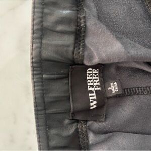 Wilfred Free Women’s Black leather leggings